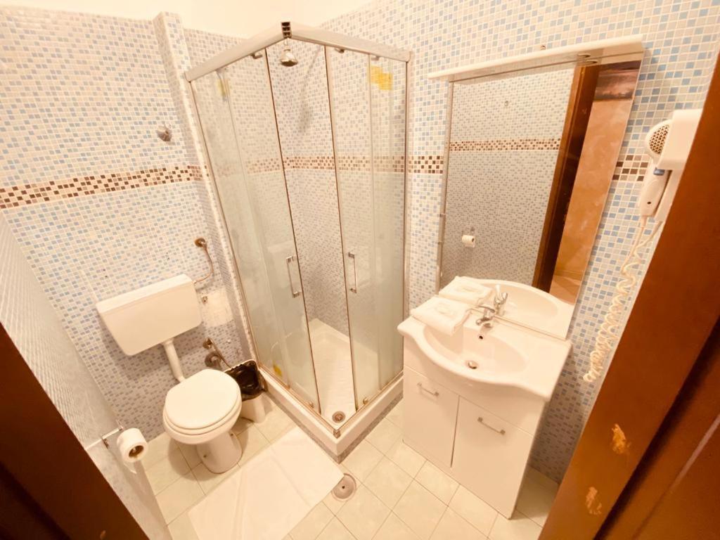 Botel Inn Рим Экстерьер фото