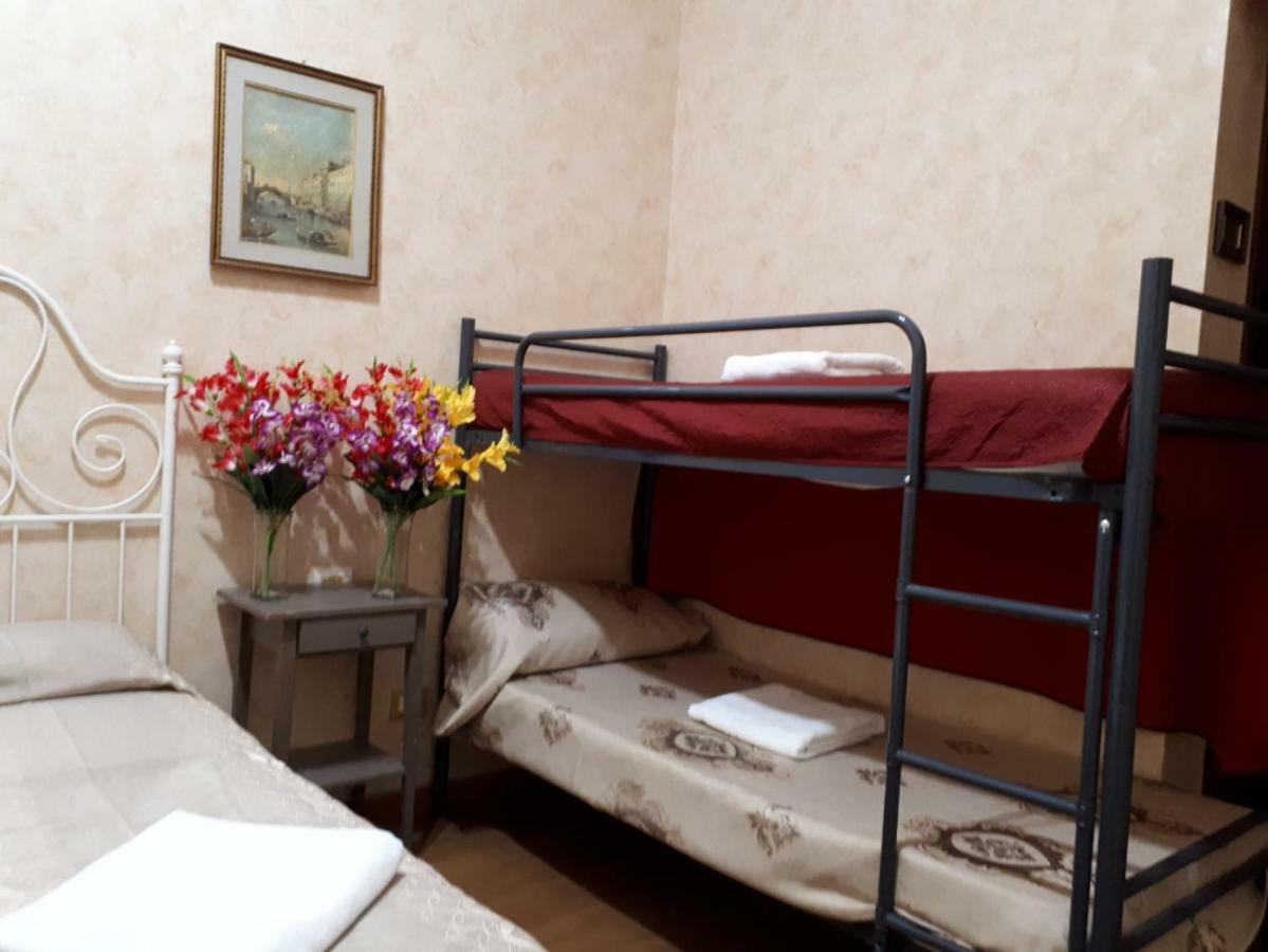 Botel Inn Рим Экстерьер фото